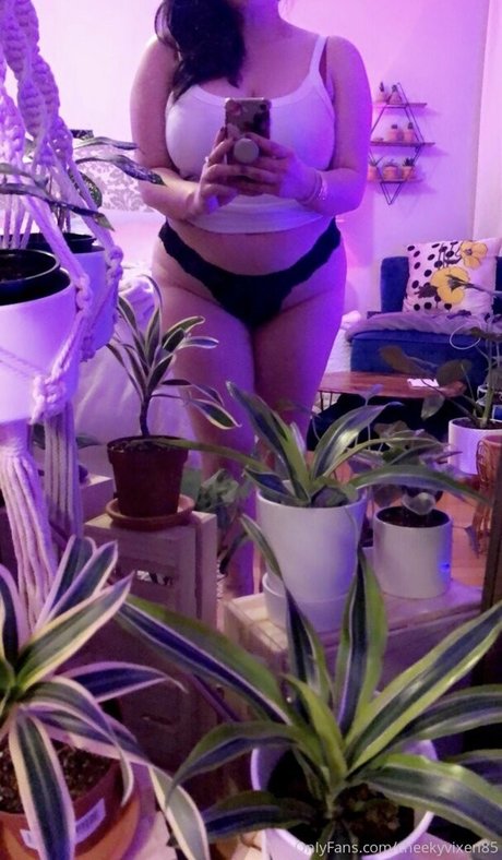 Foto di nudo di fuga di OnlyFans di Cheekyvixen85