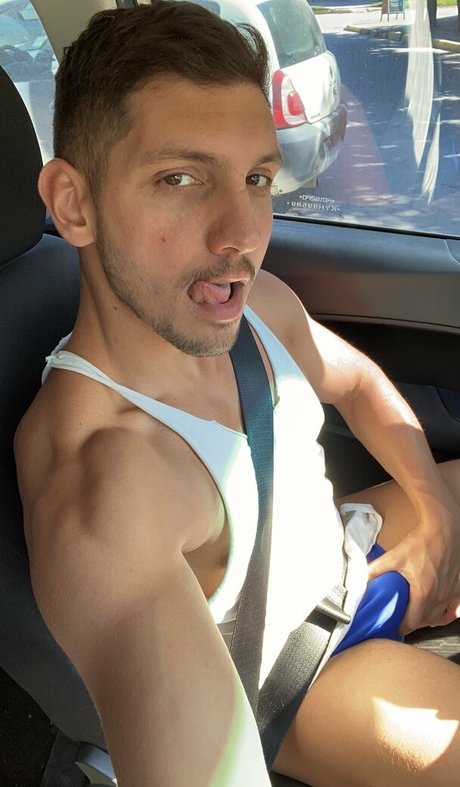 Foto di nudo di fuga di OnlyFans di Emilianoterra