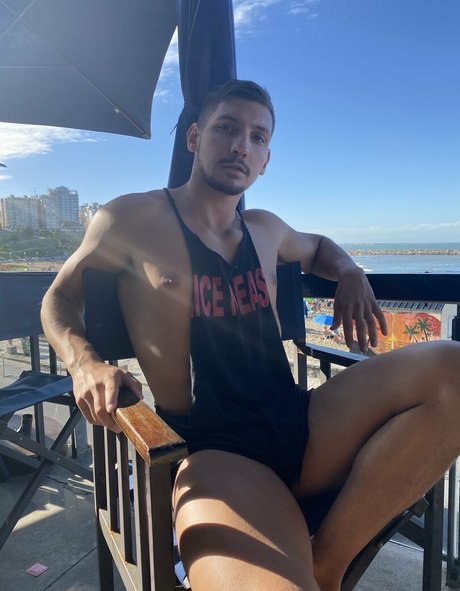 Foto di nudo di fuga di OnlyFans di Emilianoterra