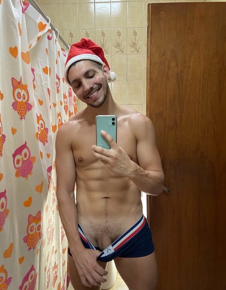 Foto di nudo di fuga di OnlyFans di Emilianoterra