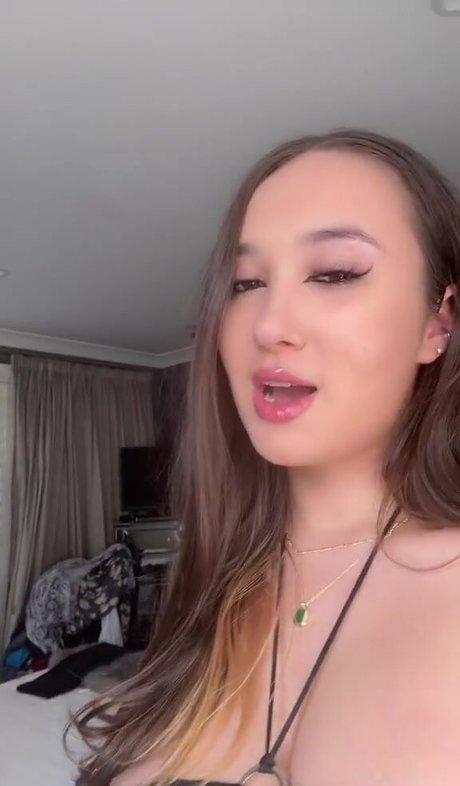 Foto di nudo di fuga di OnlyFans di Issy H