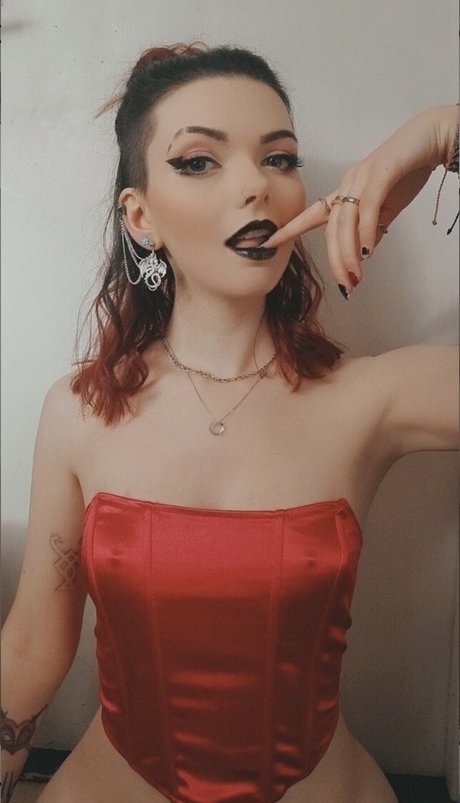 Foto di nudo di fuga di OnlyFans di Louise Julie
