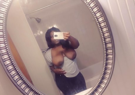 Foto di nudo di fuga di OnlyFans di Ebonyashley