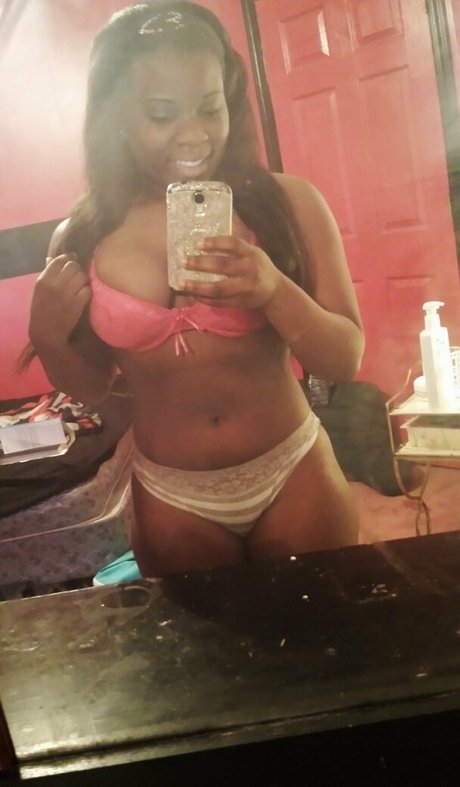 Ebonyashley_