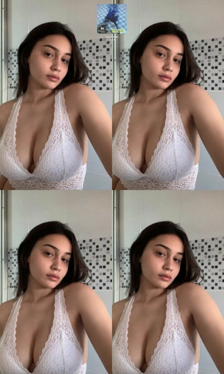 Foto di nudo di fuga di OnlyFans di Analaga
