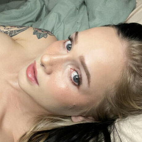 Foto di nudo di fuga di OnlyFans di Emma Weaver