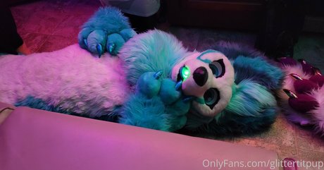 Glittertitpup