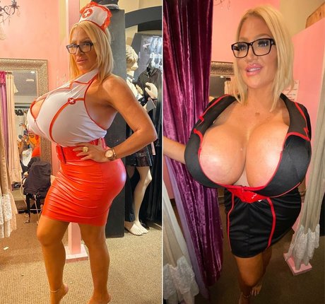 Foto di nudo di fuga di OnlyFans di Allegracolesworld