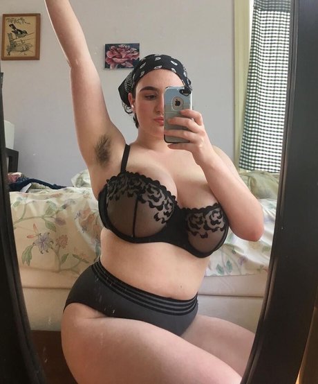 Foto di nudo di fuga di OnlyFans di Alida Roos