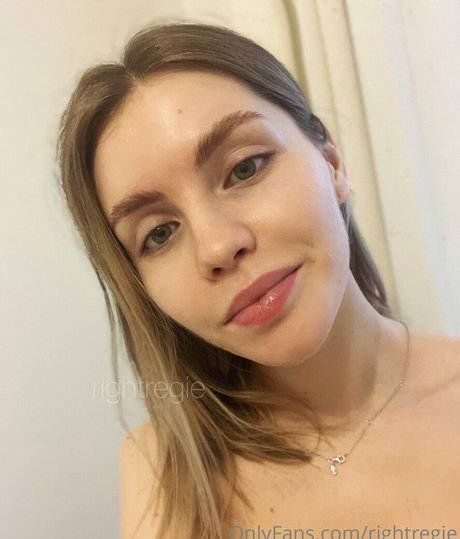 Foto di nudo di fuga di OnlyFans di Rightregie