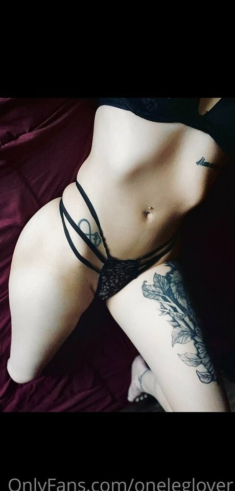 Foto di nudo di fuga di OnlyFans di Oneleglover