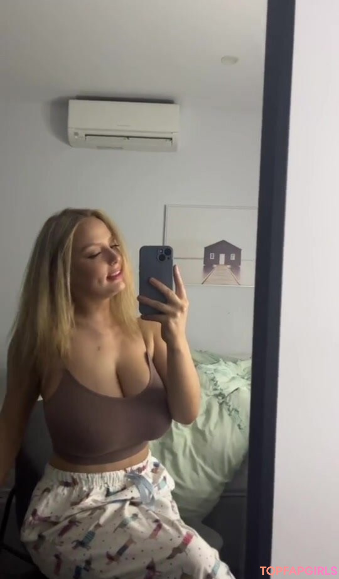 Foto di nudo di fuga di OnlyFans di Charlotte Page #31 Foto di nudo di fuga di OnlyFans di Charlotte Page #31