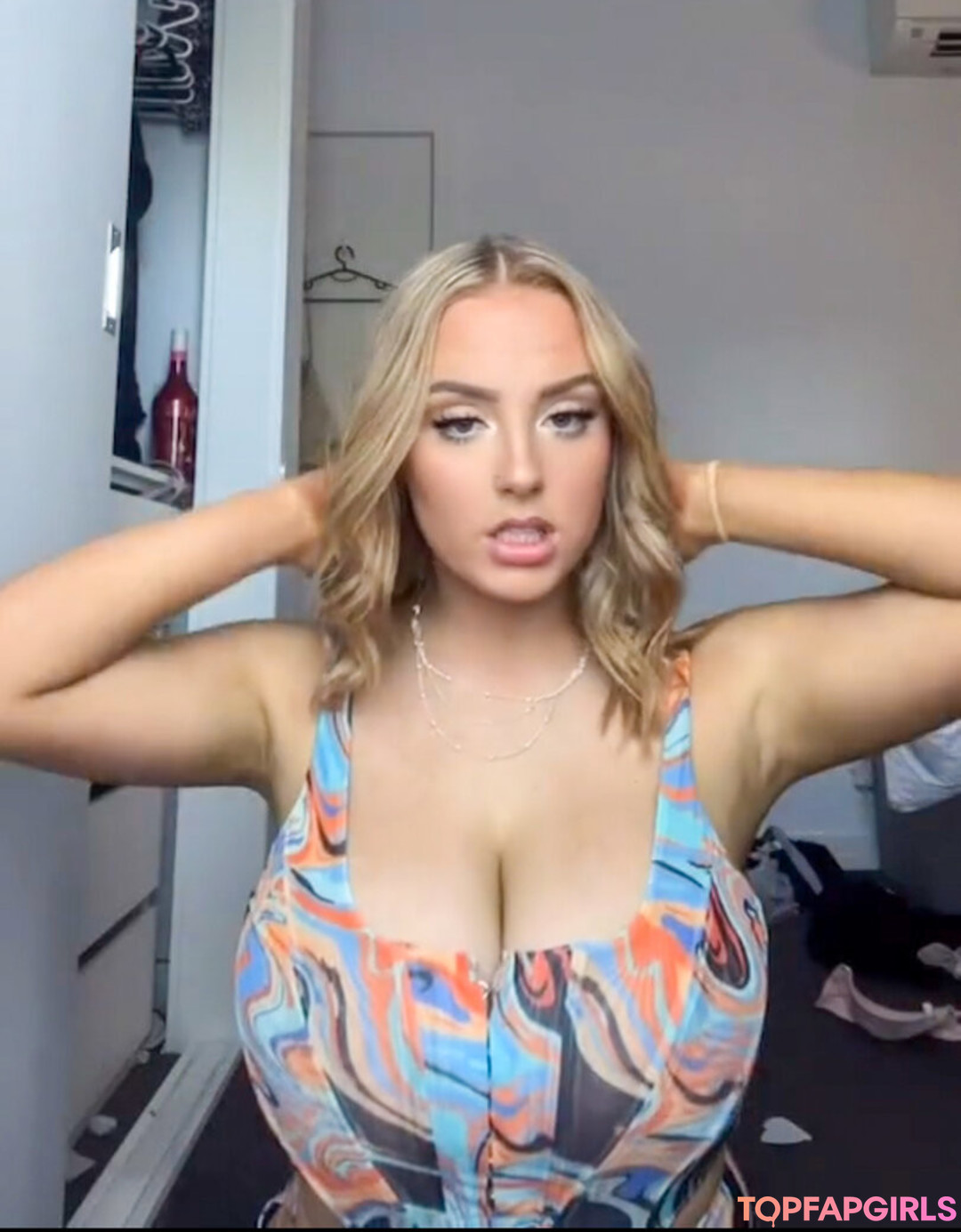 Foto di nudo di fuga di OnlyFans di Charlotte Page #65 Foto di nudo di fuga di OnlyFans di Charlotte Page #65