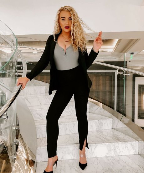 Foto di nudo di fuga di OnlyFans di Caroline Wall