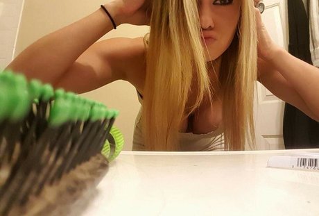 Foto di nudo di fuga di OnlyFans di Daria Thibault