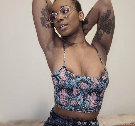 Foto di nudo di fuga di OnlyFans di Deedeebee96