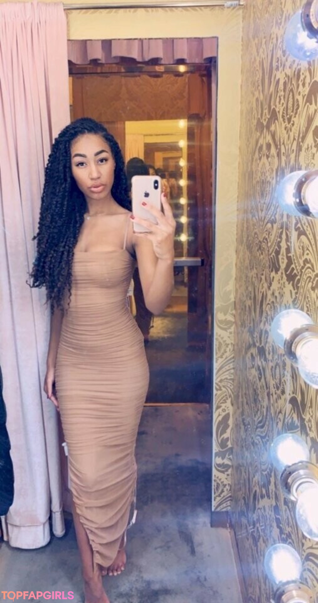 Foto di nudo di fuga di OnlyFans di Nia Simone #25 Foto di nudo di fuga di OnlyFans di Nia Simone #25