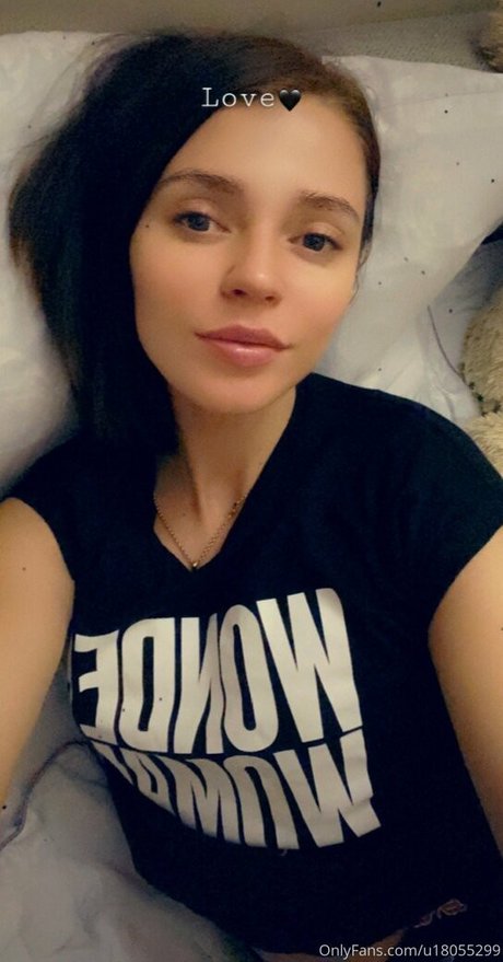 Foto di nudo di fuga di OnlyFans di Kalisylove