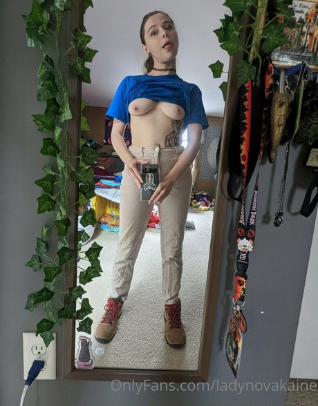 Foto di nudo di fuga di OnlyFans di Ladynovakaine
