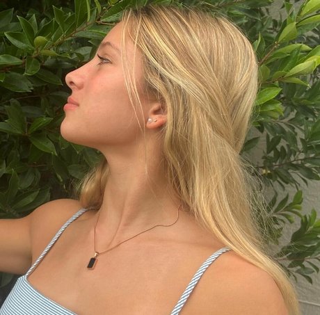 Foto di nudo di fuga di OnlyFans di Isabella Ducharme