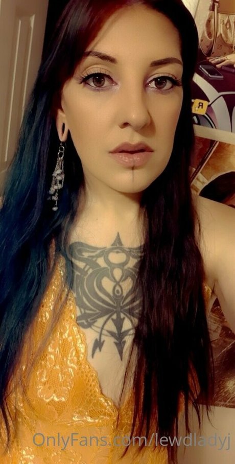 Foto di nudo di fuga di OnlyFans di Lewdladyj