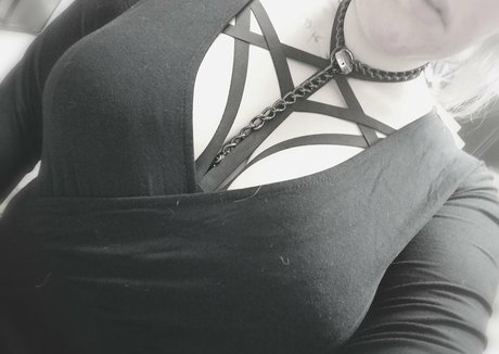 Foto di nudo di fuga di OnlyFans di Iamthepuppet