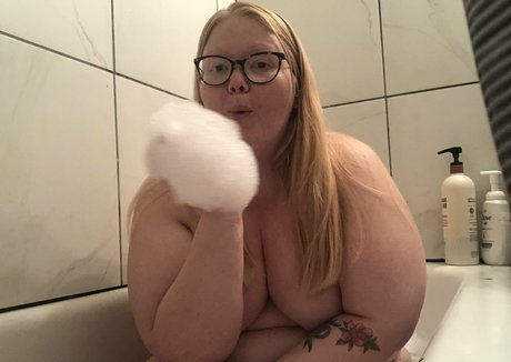 Foto di nudo di fuga di OnlyFans di Chubbyhannah