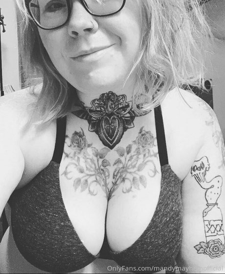 Foto di nudo di fuga di OnlyFans di Mandymayhemofficial