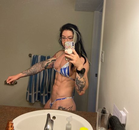 Foto di nudo di fuga di OnlyFans di Natasha Aughey