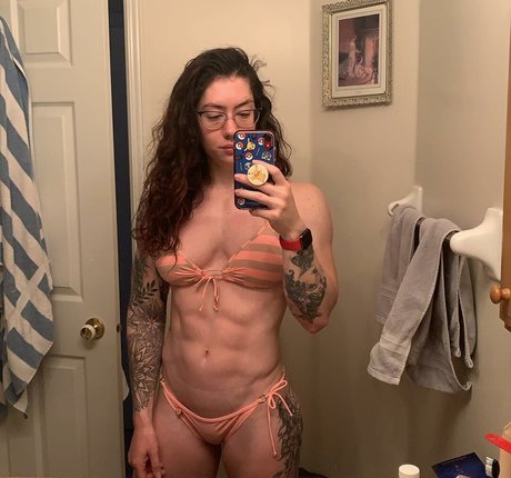 Foto di nudo di fuga di OnlyFans di Natasha Aughey