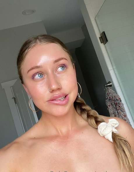 Foto di nudo di fuga di OnlyFans di Mslunarose