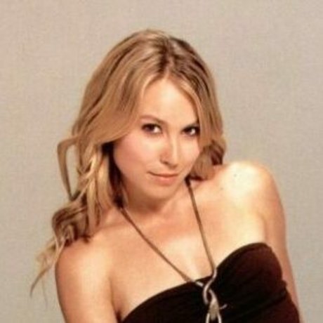 Sarah Carter
