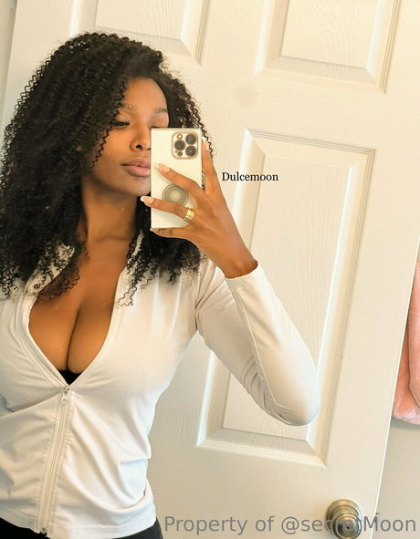 Foto di nudo di fuga di OnlyFans di Dulcemoonfree