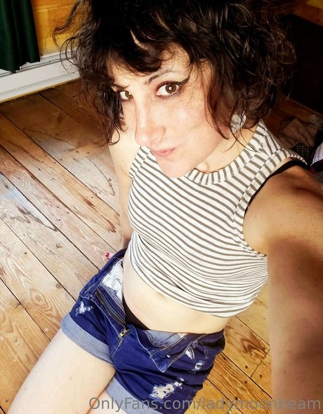 Ladymoonbeam