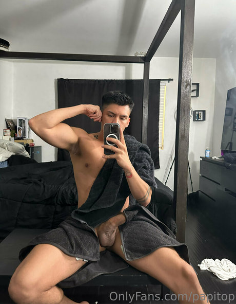 Foto di nudo di fuga di OnlyFans di Papitop