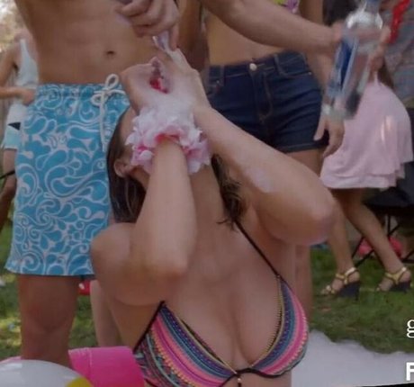 Francia Raisa
