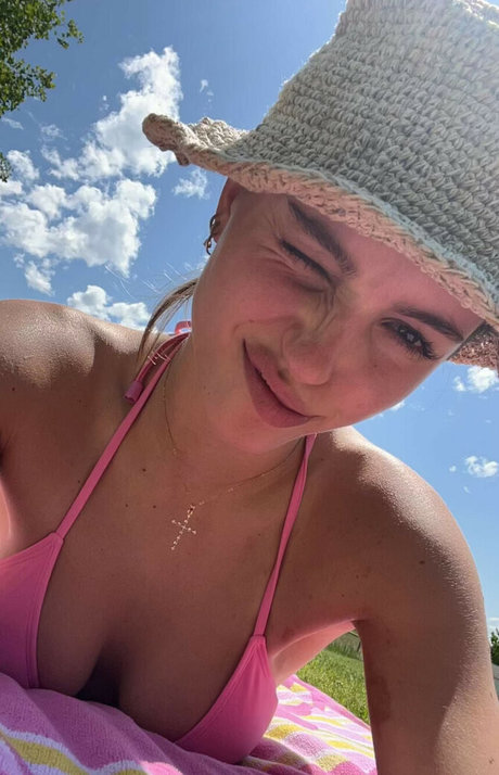 Foto di nudo di fuga di OnlyFans di Sylvia Snyders