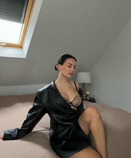 Foto di nudo di fuga di OnlyFans di Doina Barbaneagra