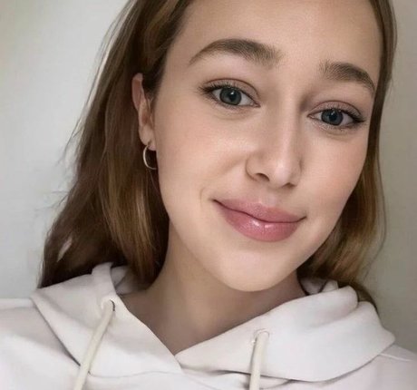 Alycia Debnam Carey