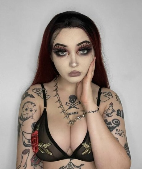 Missspookyrose