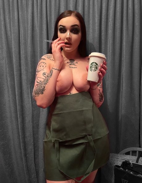 Foto di nudo di fuga di OnlyFans di Missspookyrose