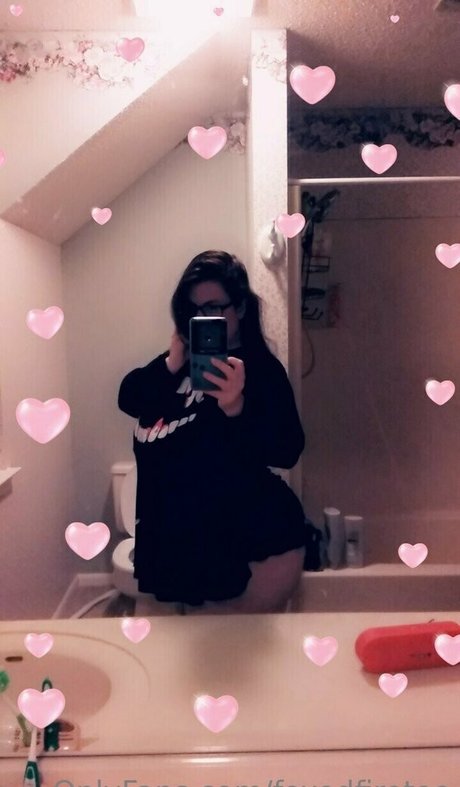 Foto di nudo di fuga di OnlyFans di Foxedfiretoo