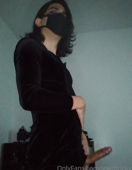 Foto di nudo di fuga di OnlyFans di Lewdtricky