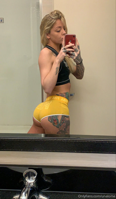 Foto di nudo di fuga di OnlyFans di Unalome