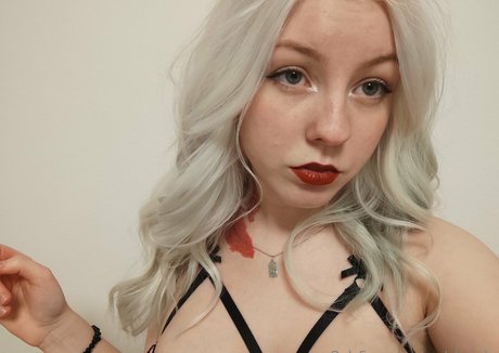 Foto di nudo di fuga di OnlyFans di Molybrooks