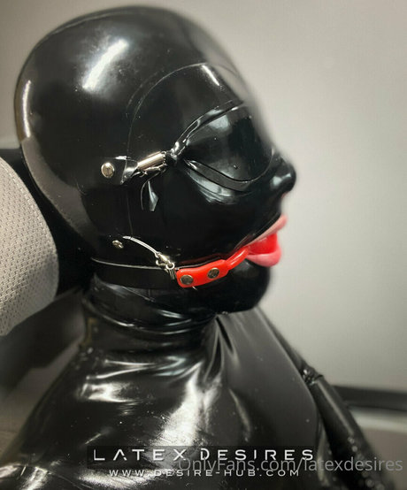 Foto di nudo di fuga di OnlyFans di Latexdesires