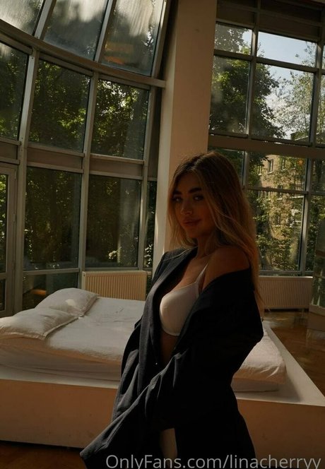 Foto di nudo di fuga di OnlyFans di Linacherryy
