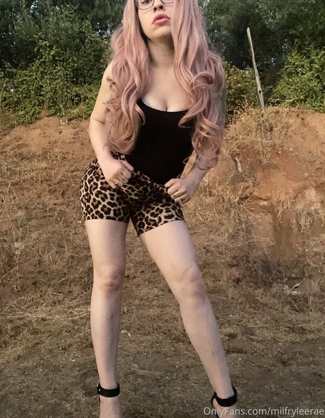 Foto di nudo di fuga di OnlyFans di Milfryleerae