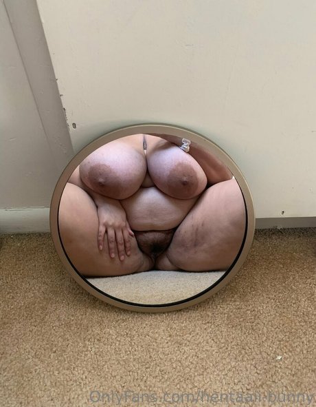 Foto di nudo di fuga di OnlyFans di Hentaaiibunny