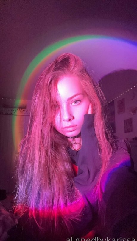 Foto di nudo di fuga di OnlyFans di Alignedbykarissa